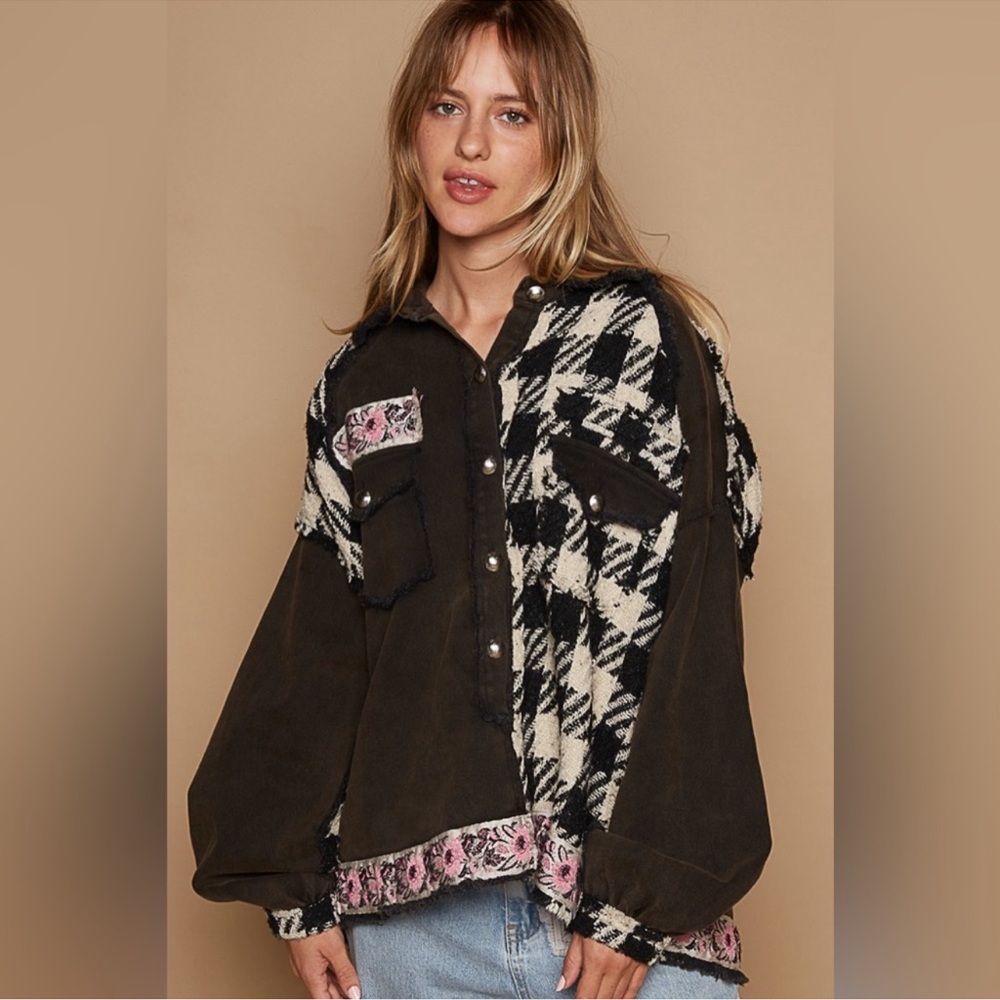 70. NWOT POL Black & Cream Plaid w/Floral Trim Button Down Shirt Shacket